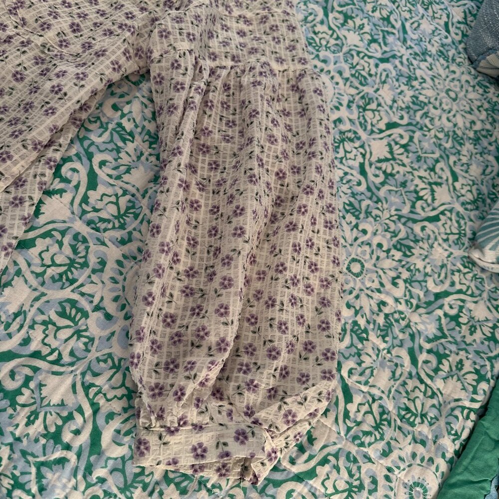 Listiel Long Sleeve Wome's Button Down Oversized Top with Lavender Flowers Sz S - Picture 2 of 8